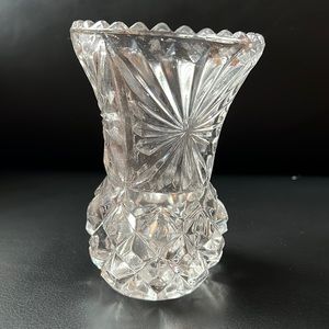 HP⭐️Vintage Pressed Glass 5” Vase with Grooved Edge and Starburst Pattern